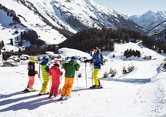 Skischulen & Schneesportschulen.