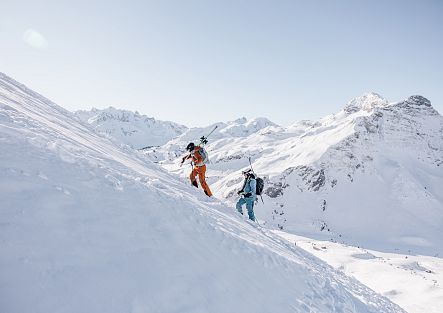 Sun skiing in Warth-Schröcken