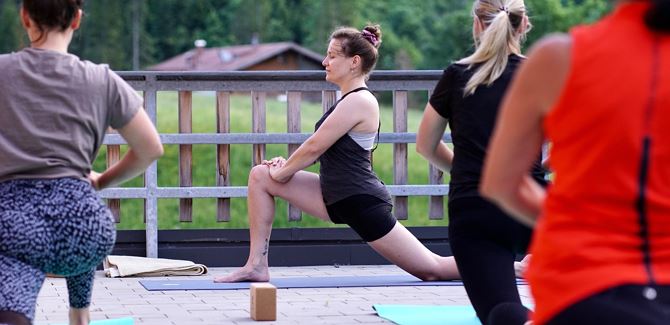 Yoga mit Lisa im Berghaus Schröcken