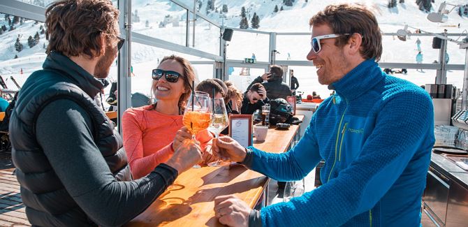 Live-Band 'Alpengrageeler' in der S1 Ski Lounge